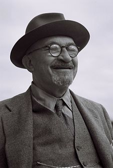 Chaim Weizmann (wikipedia) (Photo: MENDELSON HUGO, 03/26/1949)(Government Press Office))